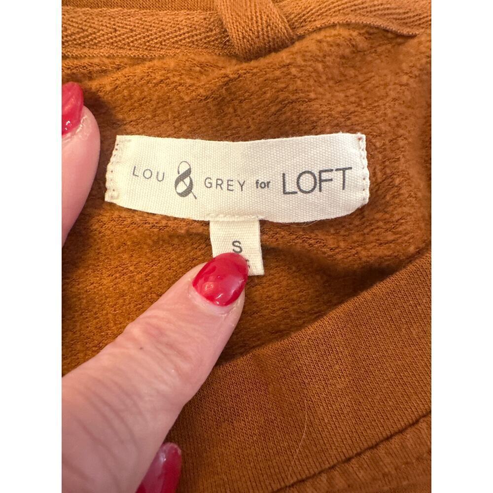 Lou & Grey by Loft Crew Neck LIghtweight Sweatshirt Brown color Womens Small - Picture 3 of 4